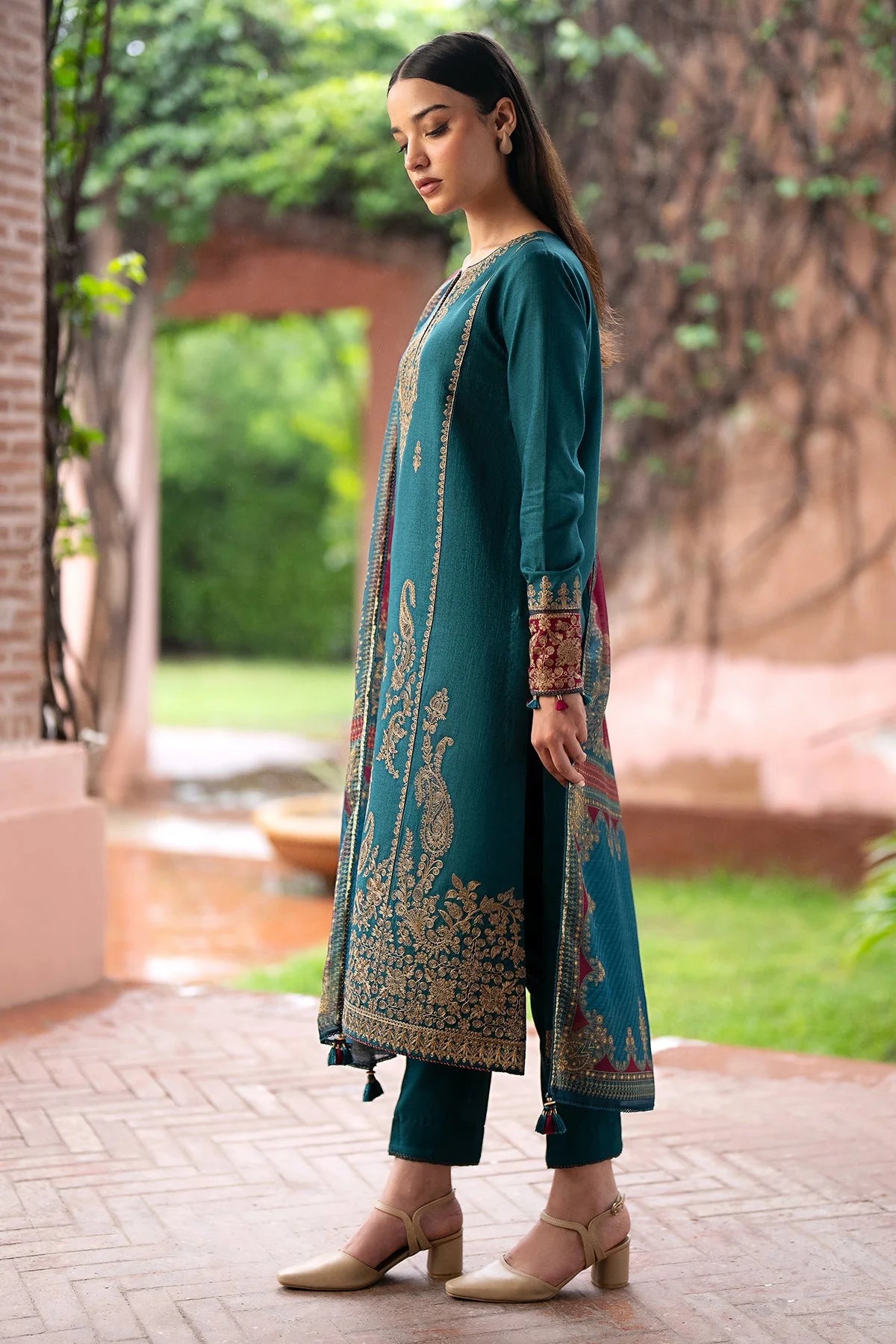 Maria.B. Heavy Embroidered Lawn 3PC Suit